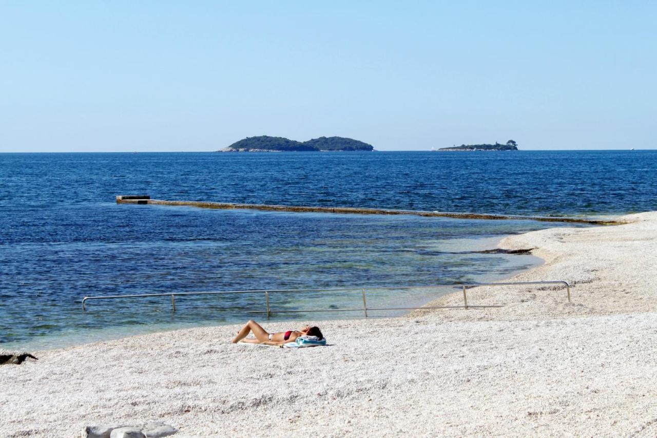 Apartments And Rooms With Parking Space Rovinj - 7170 Bagian luar foto