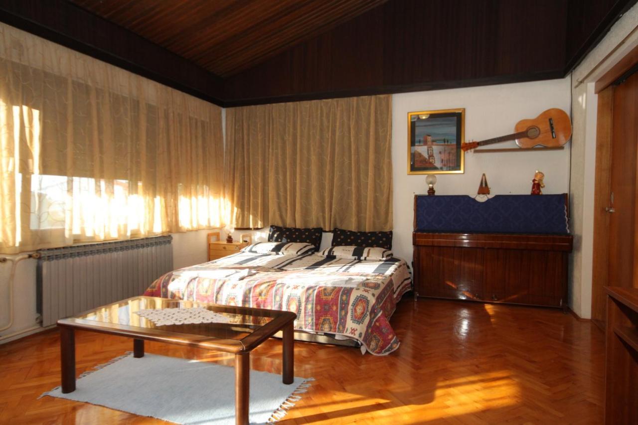 Apartments And Rooms With Parking Space Rovinj - 7170 Bagian luar foto